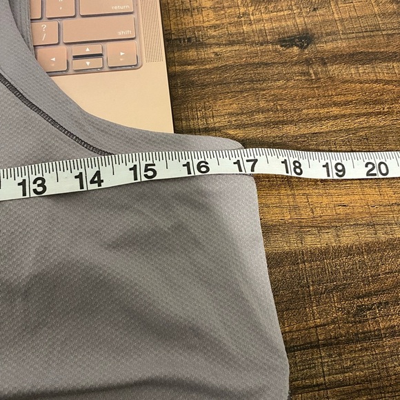 Lululemon Open Back Cropped Train Tank Medium - Picture 11 of 11